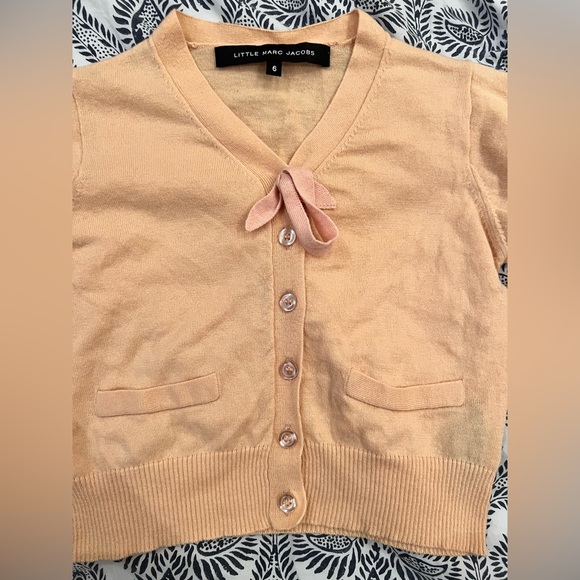Little Marc Jacobs sweater too. Size 6. - Picture 4 of 5